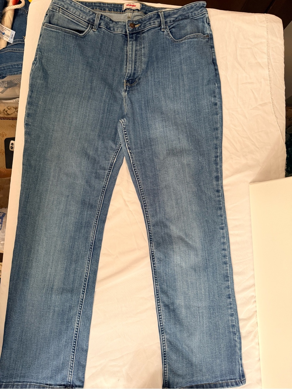 Wrangler Women's Straight Leg Jeans in Light Blue Wash